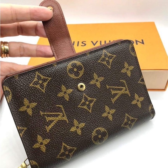 🤩🎈Authentic Louis Vuitton wallet🎈🤩 - Picture 5 of 16